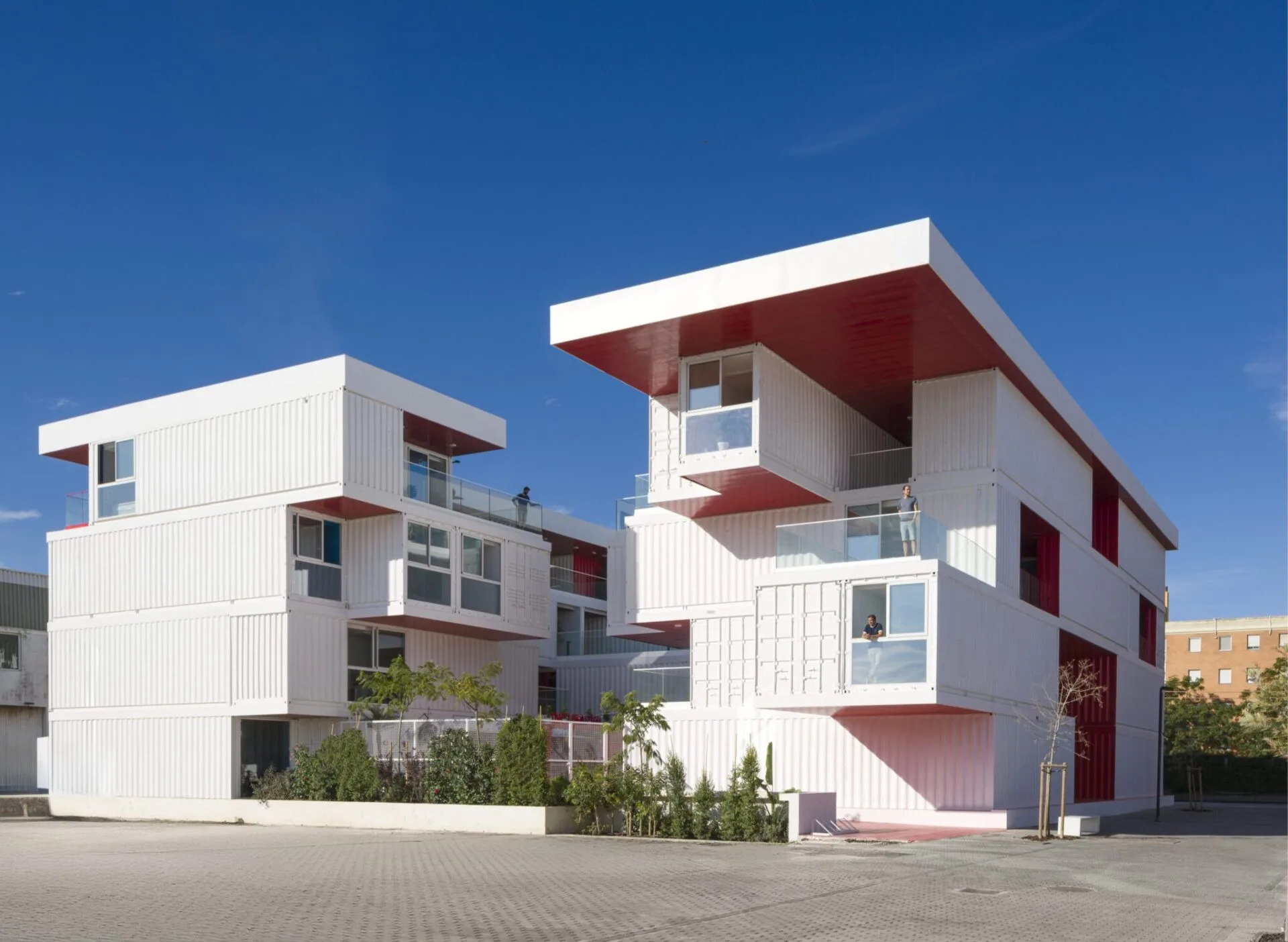 edificio contenedores Zona Base Incubazul Cádiz